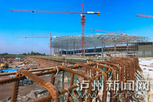 州云龍機(jī)場(chǎng)正全速推進(jìn)建設(shè)，確保7月1日前投入運(yùn)行。 瀘州日?qǐng)?bào)記者 牟科 攝3